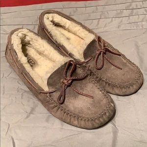 UGG Dakota moccasin